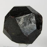 Almandin, ein Mineral aus der Granatgruppe, Fundort: Mashonaland West, Simbabwe