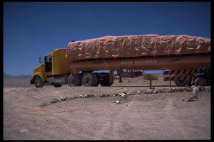 Säuretransport an Säuresee, Bolivien